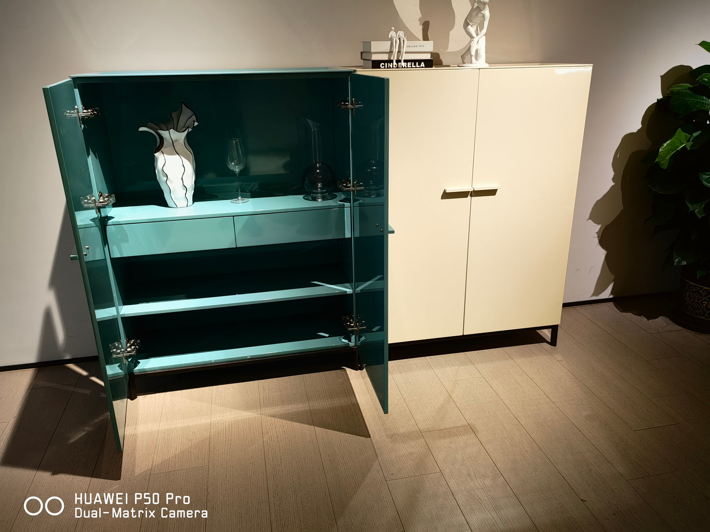 Orazio Two Color Designer Hallway Table Side Table Small Buffet Console Table Wine Storage Cabinet 1m