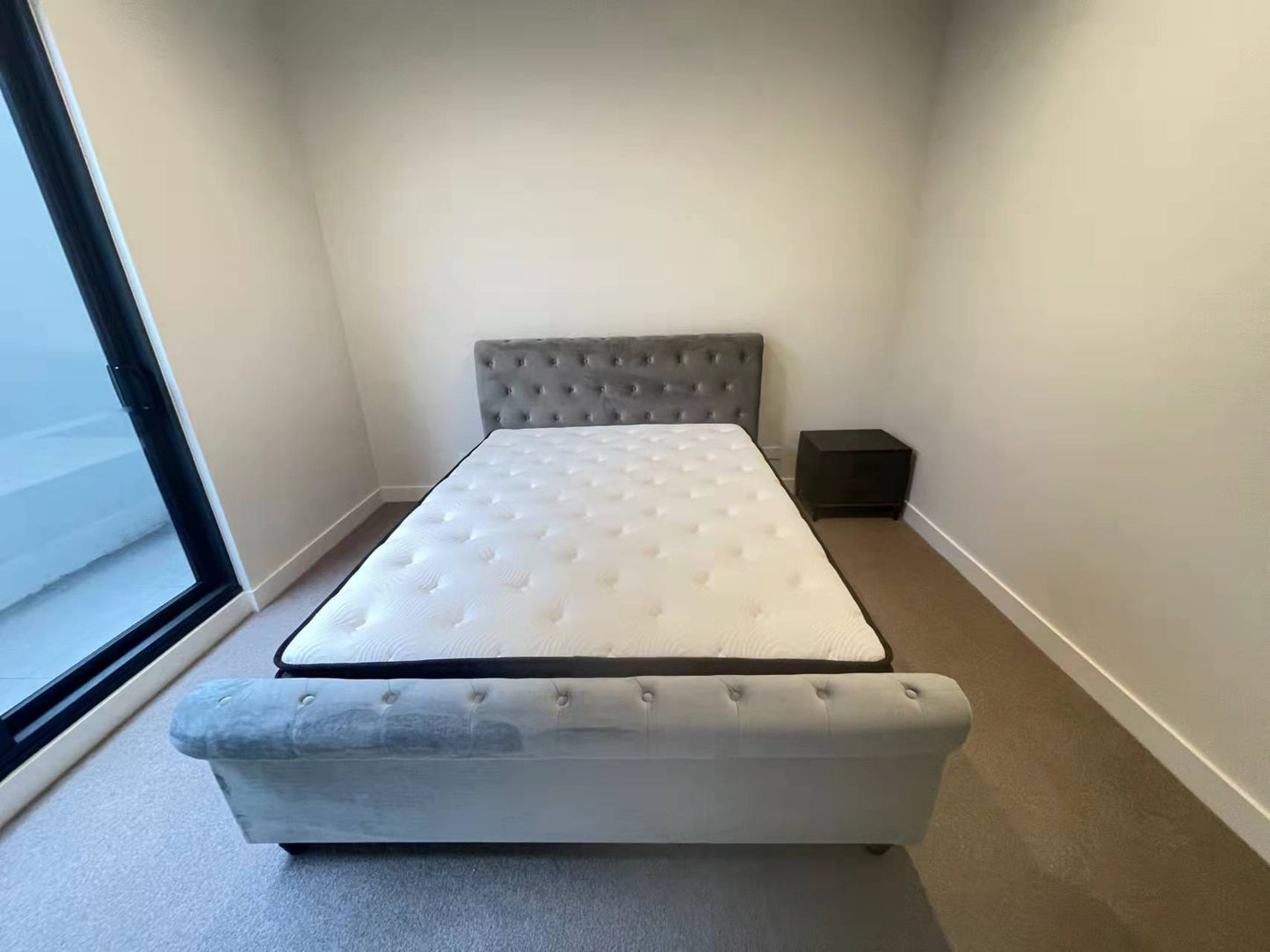 Buttons Style Design Flannelette Fabric High Quality Bed Frame Queen/King Size