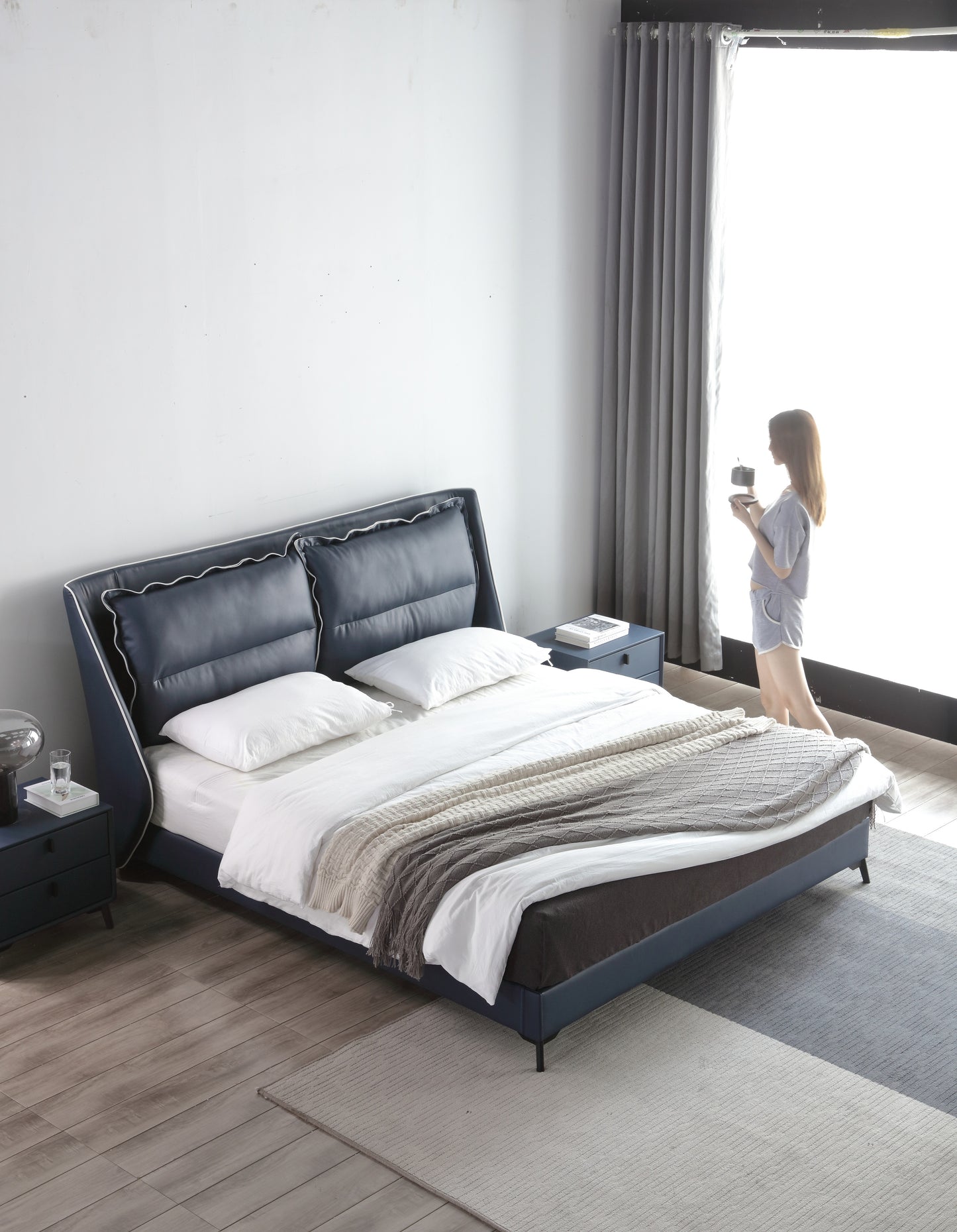 Jewelry Blue Euro Style Calf Leather Bed Frame With Steel Slegs King/Queen