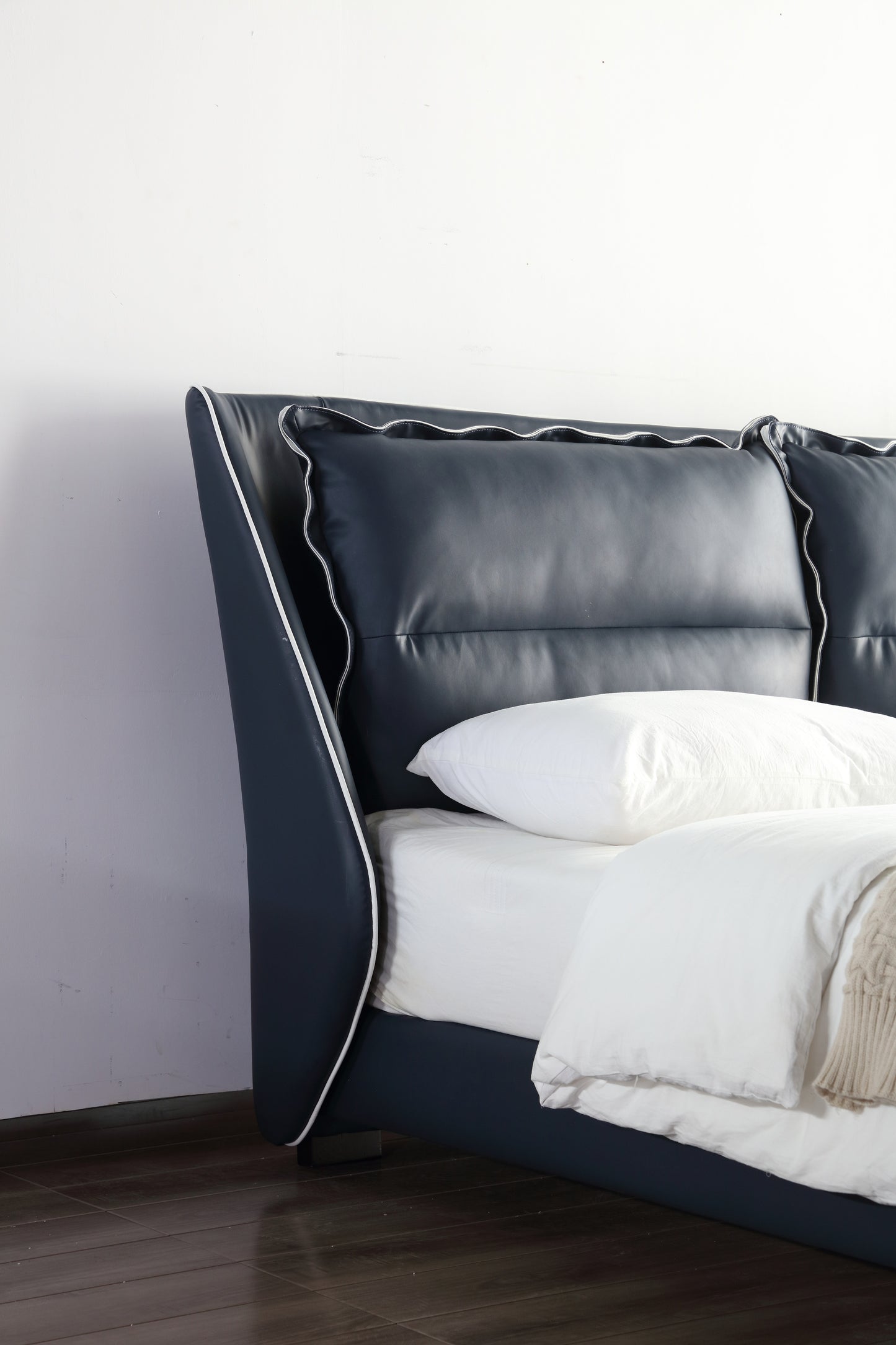 Jewelry Blue Euro Style Calf Leather Bed Frame With Steel Slegs King/Queen