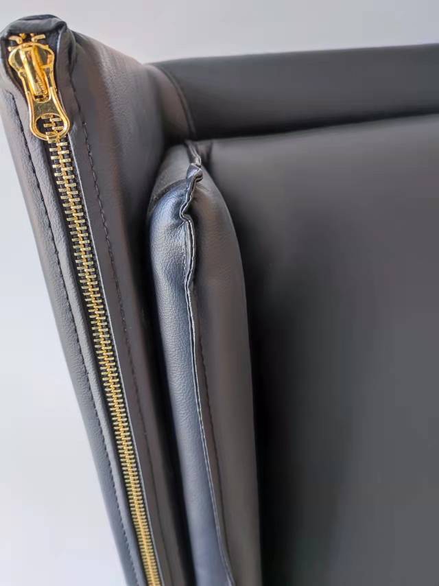 YORDEN Modern Design Genuine Cowhide Leather Bed Frame With Steel Legs Queen/ King
