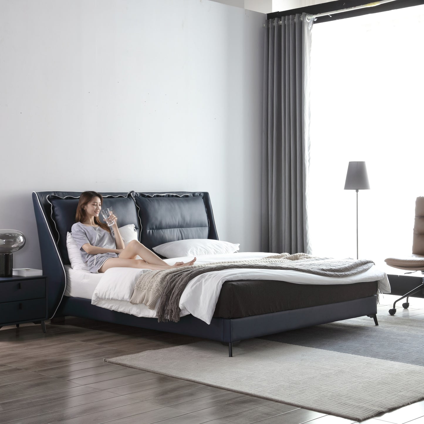 Jewelry Blue Euro Style Calf Leather Bed Frame With Steel Slegs King/Queen